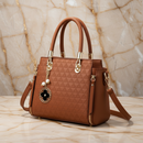 Bolsa Versailles | Couro PU Texturizado, Ferragens & Charm Dourado