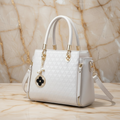 Bolsa Versailles | Couro PU Texturizado, Ferragens & Charm Dourado